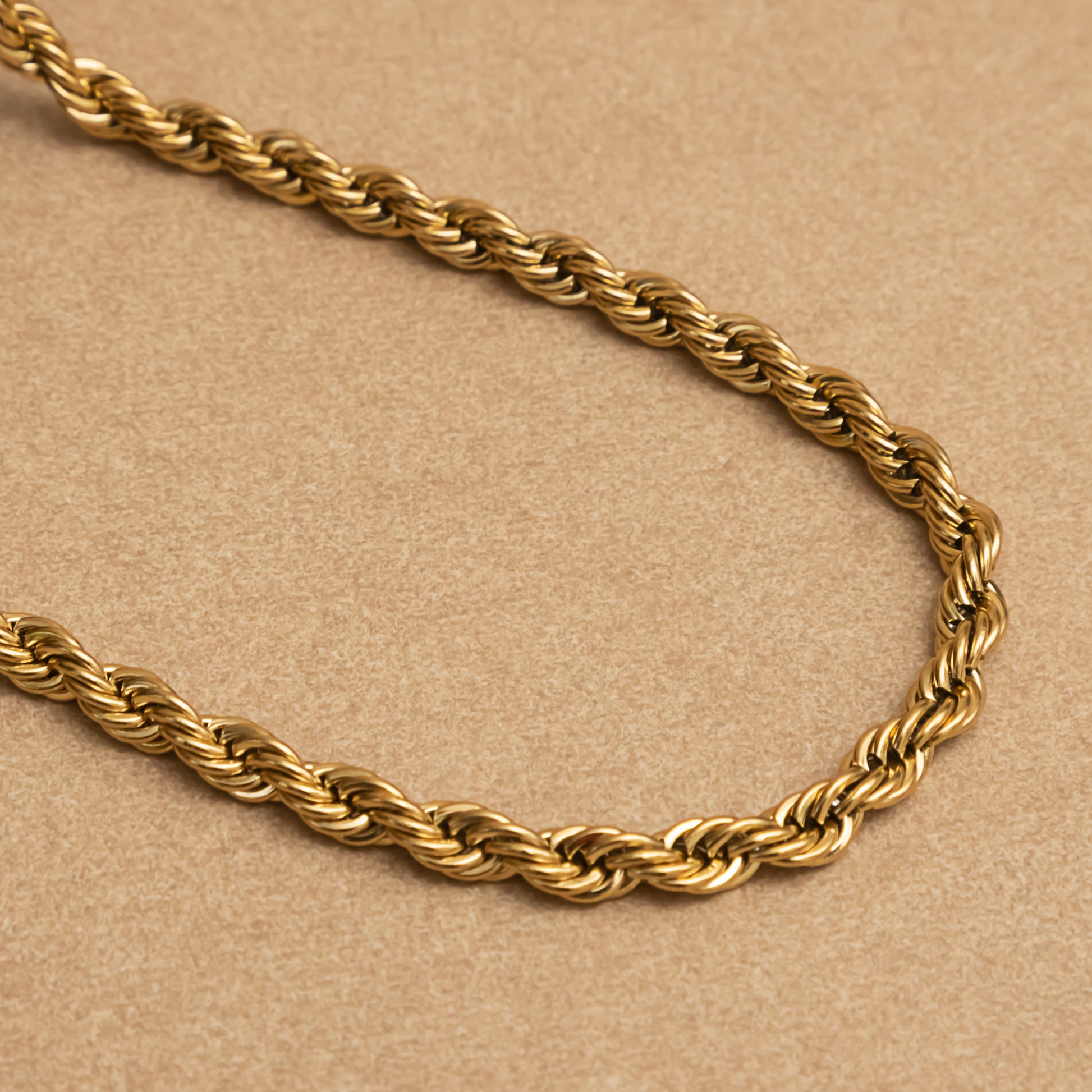 Tarzan Chain – Where Raw Design Meets Rich Finish