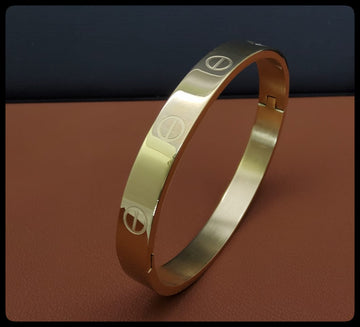 WINDOWS  GOLD BRACELETS
