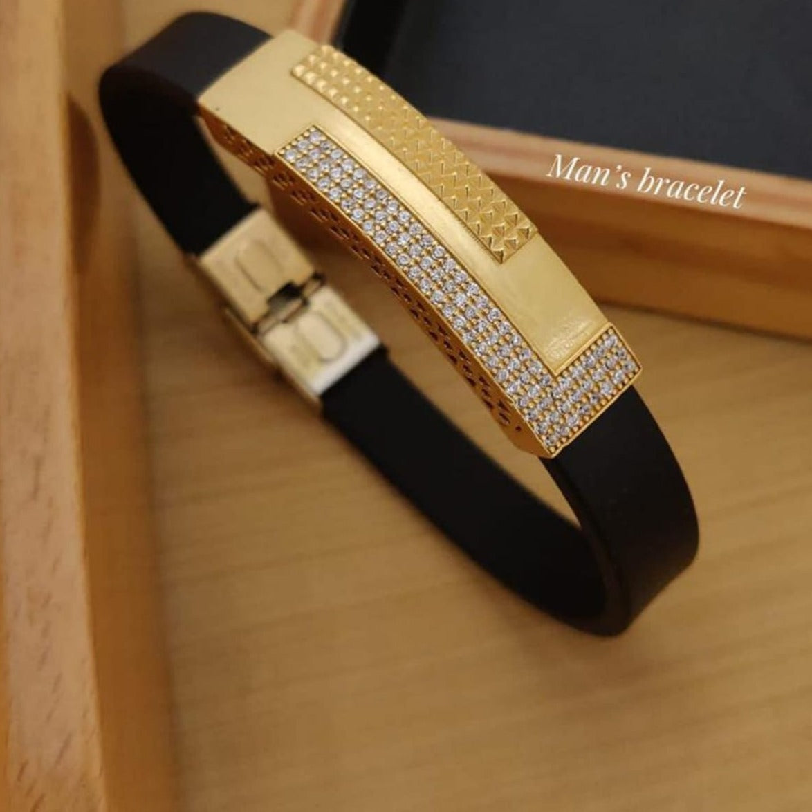 Rx100 Golden With Diamond Loose Bracelet
